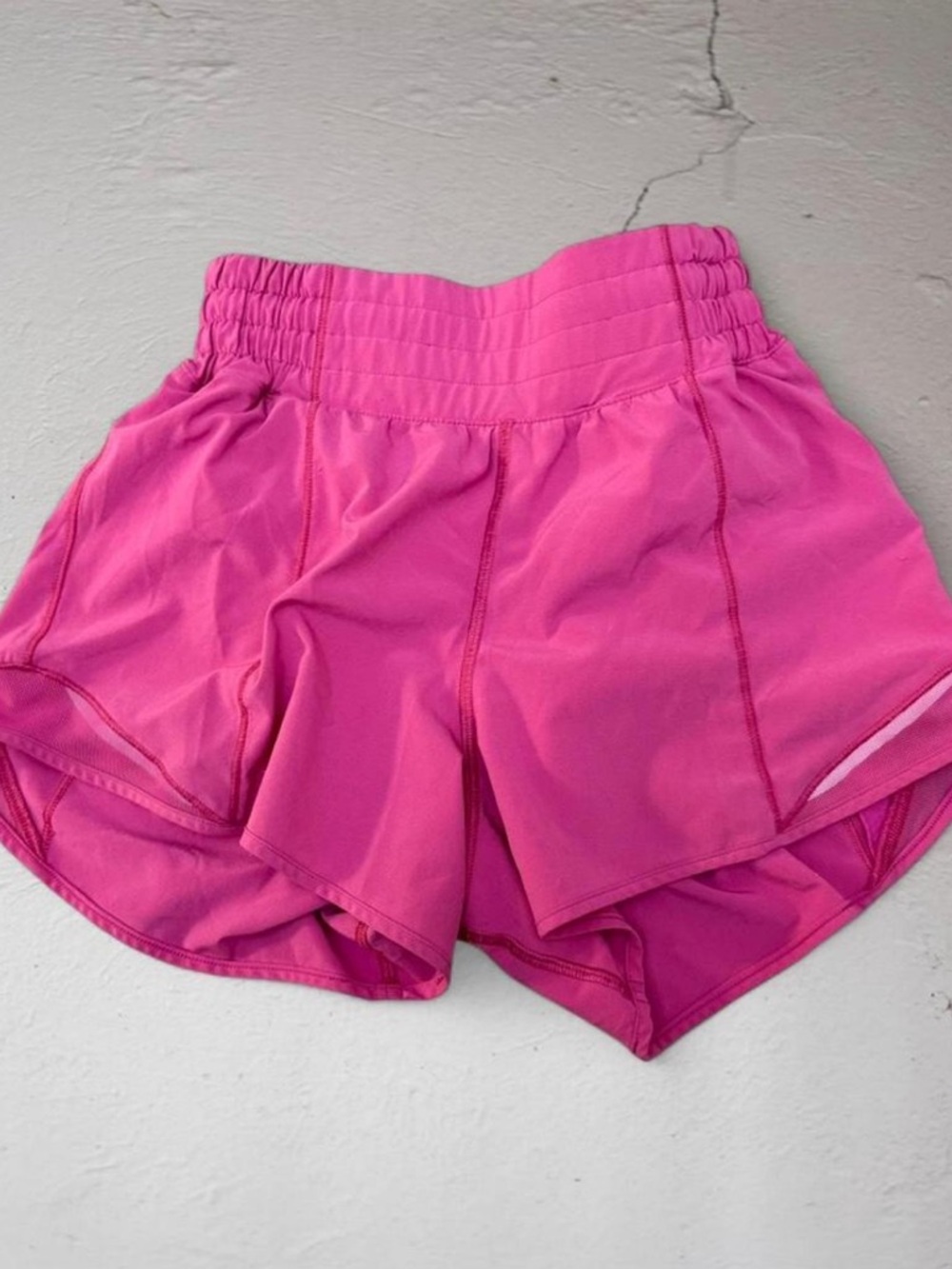Lululemon Hotty Hot Short High Rise 4” Hot Pink Size 0